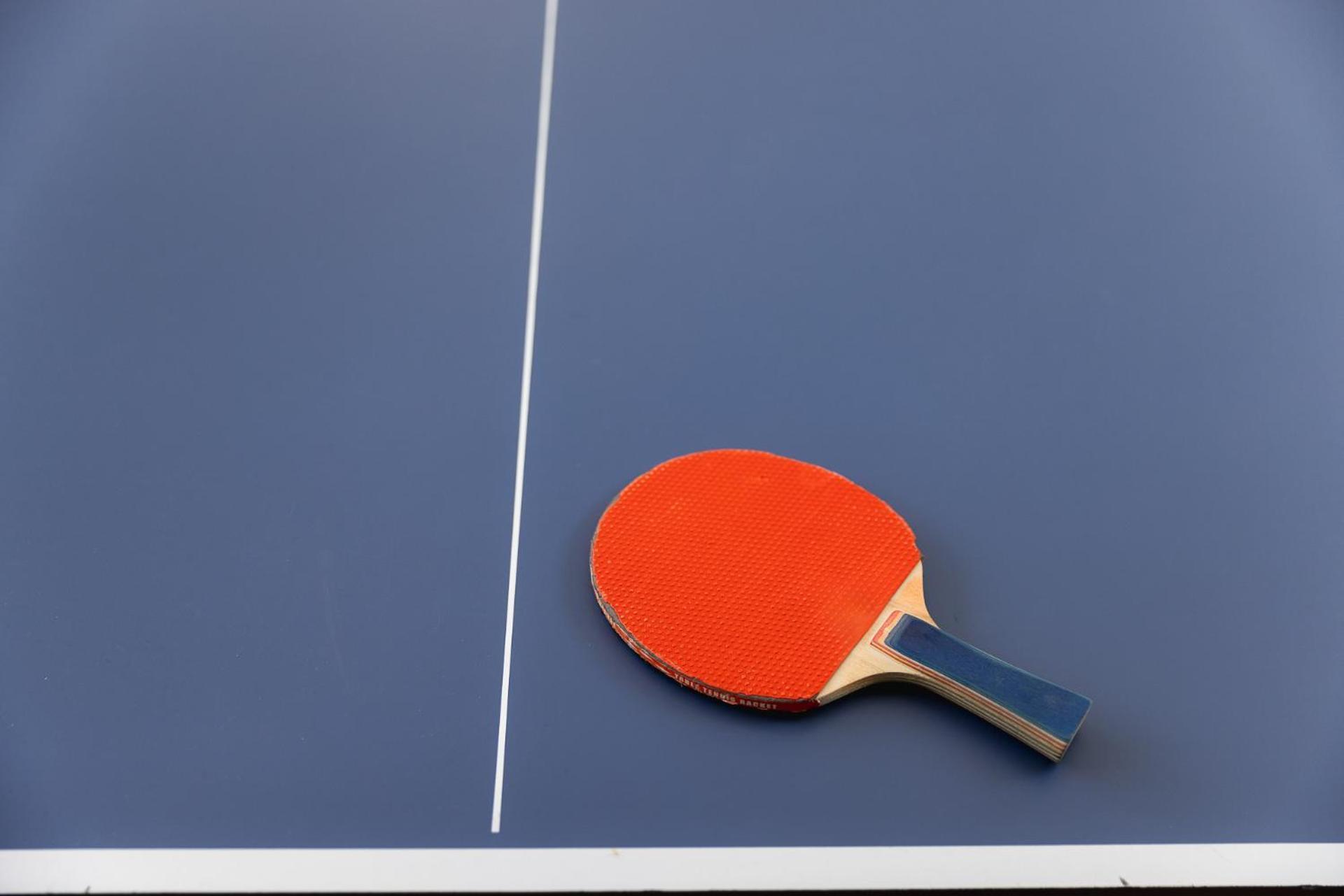 Ping-Pong Paradise Crawley  Ngoại thất bức ảnh